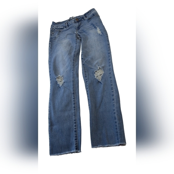 β¨ YMI Distressed Denim Dream: Soft Anklet Jeans in Size 5 ππ - Picture 2 of 8